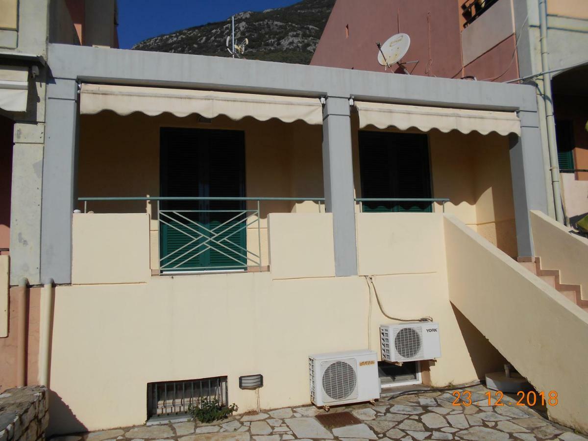 Vila Lukia Barbati Mare Exteriér fotografie
